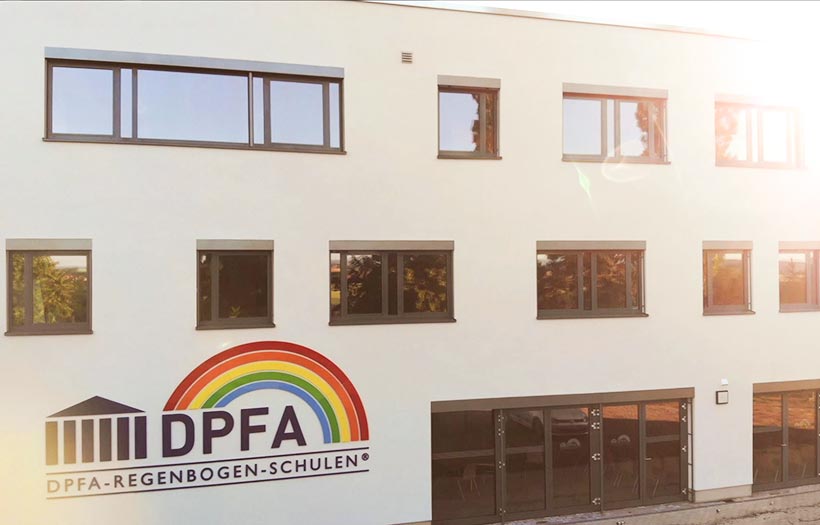 Außenansicht des Beruflichen Gymnasiums der DPFA-Regenbogen-Schulen Rabenau